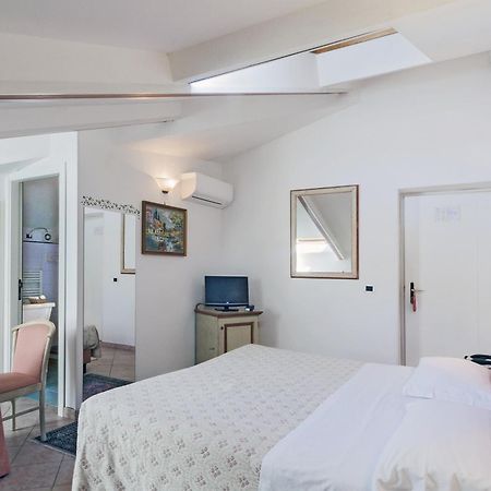 Hotel Kursaal Passignano sul Trasimeno Cameră foto