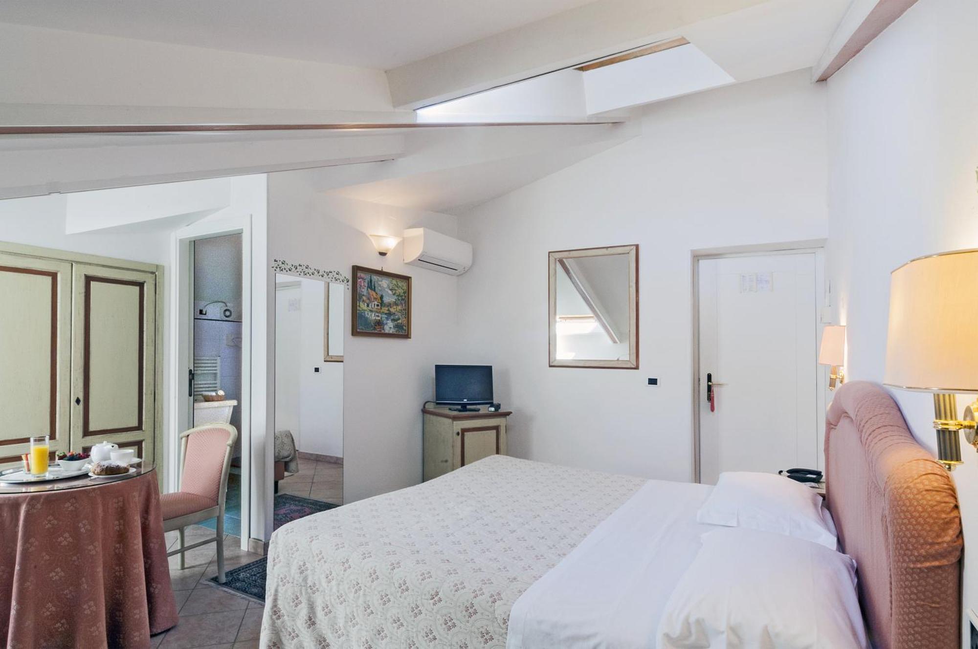 Hotel Kursaal Passignano sul Trasimeno Cameră foto