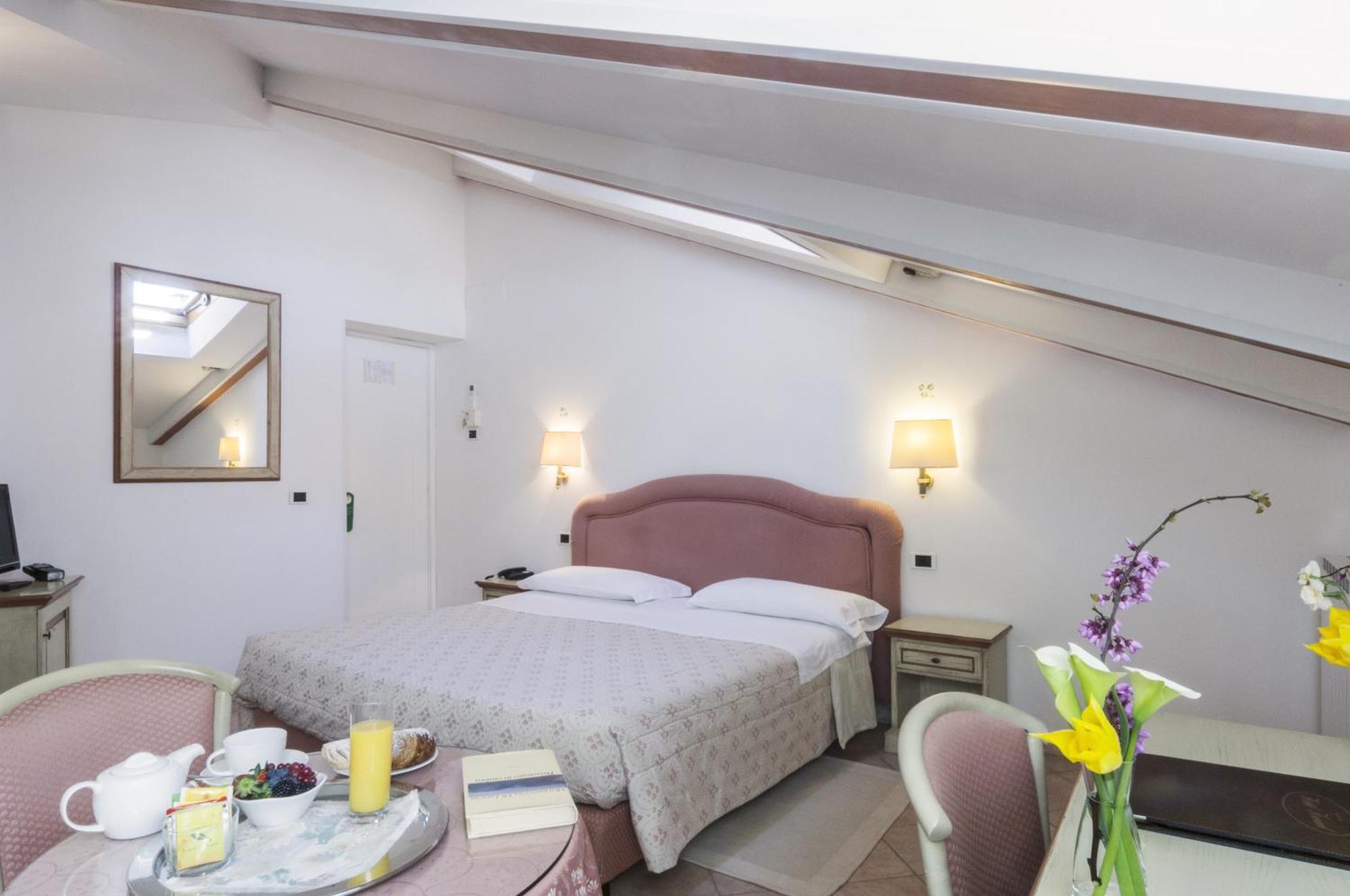 Hotel Kursaal Passignano sul Trasimeno Cameră foto