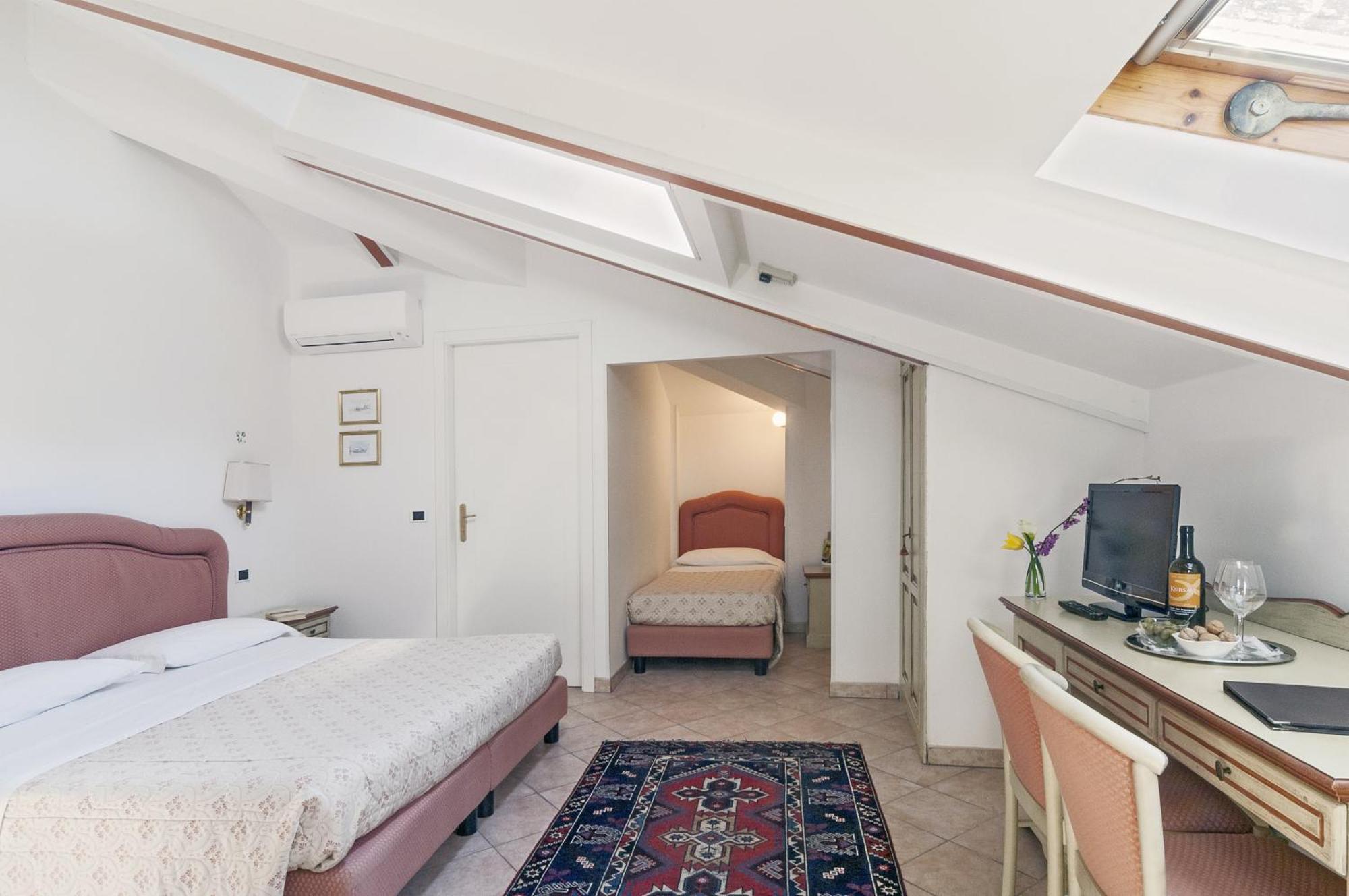 Hotel Kursaal Passignano sul Trasimeno Cameră foto